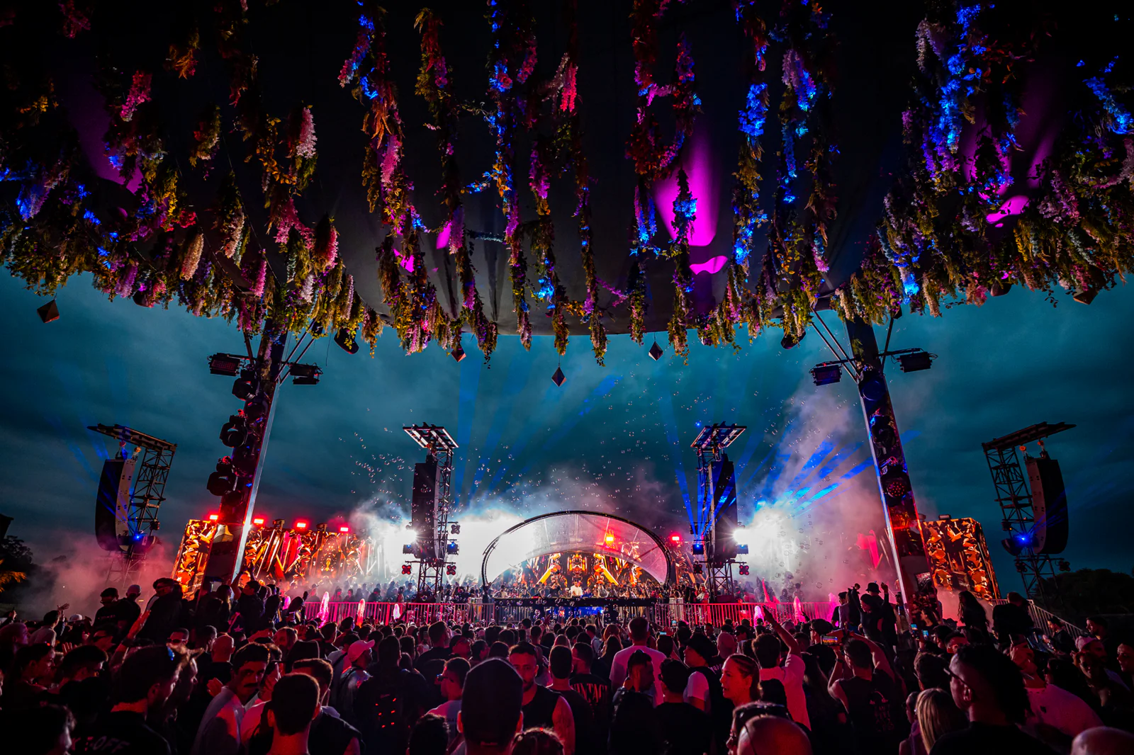 251010-181235-TLBR25_559A7544_JA