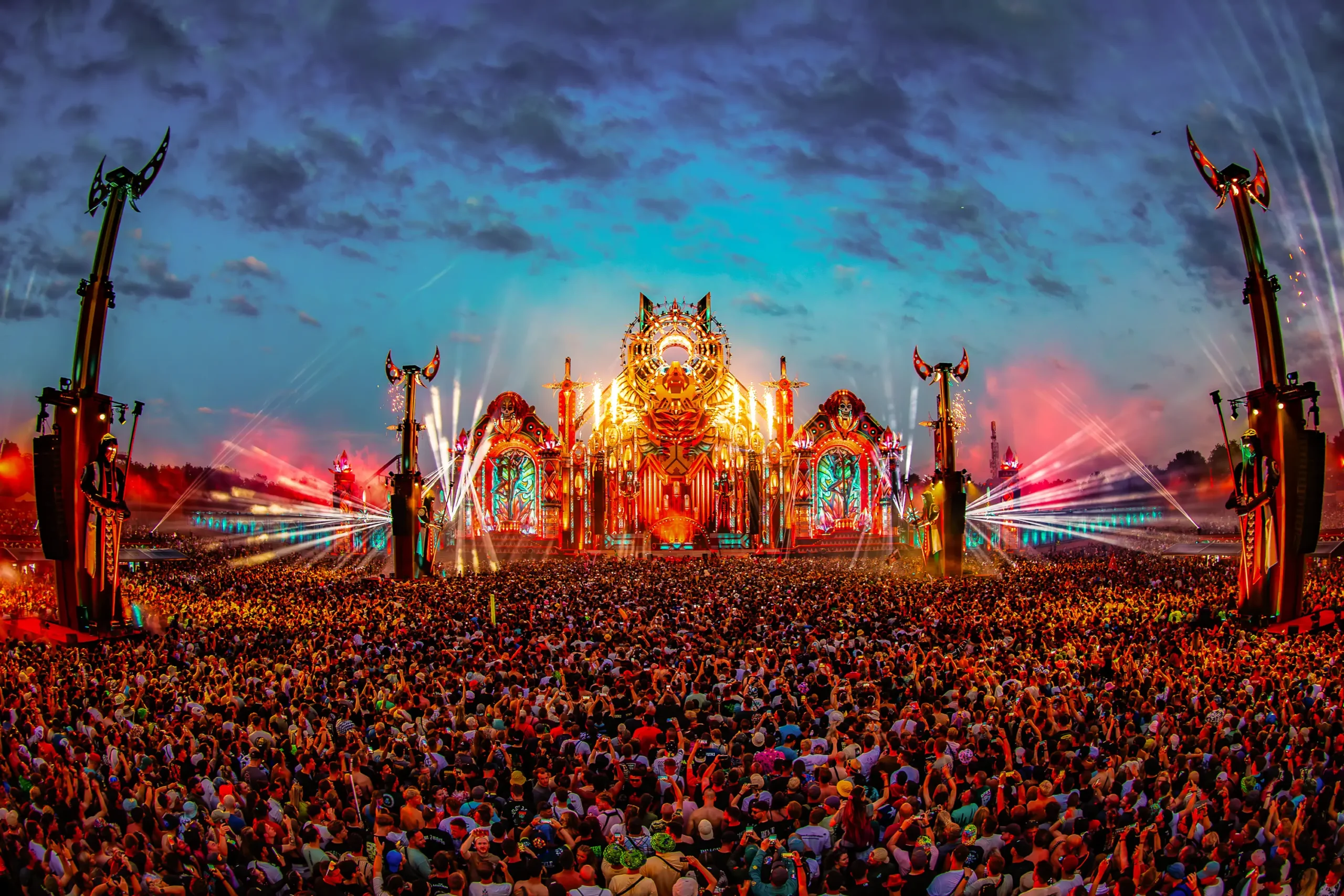 1771594427-20250627_defqon-1_the_spotlight_red_03_kevin