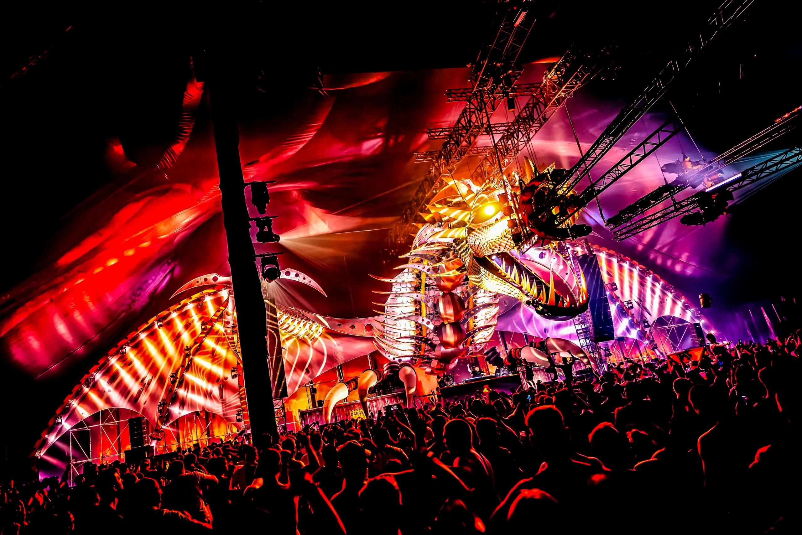 1773327571-20250627_defqon-1_the_spotlight_black_14_ewaldgeerdink
